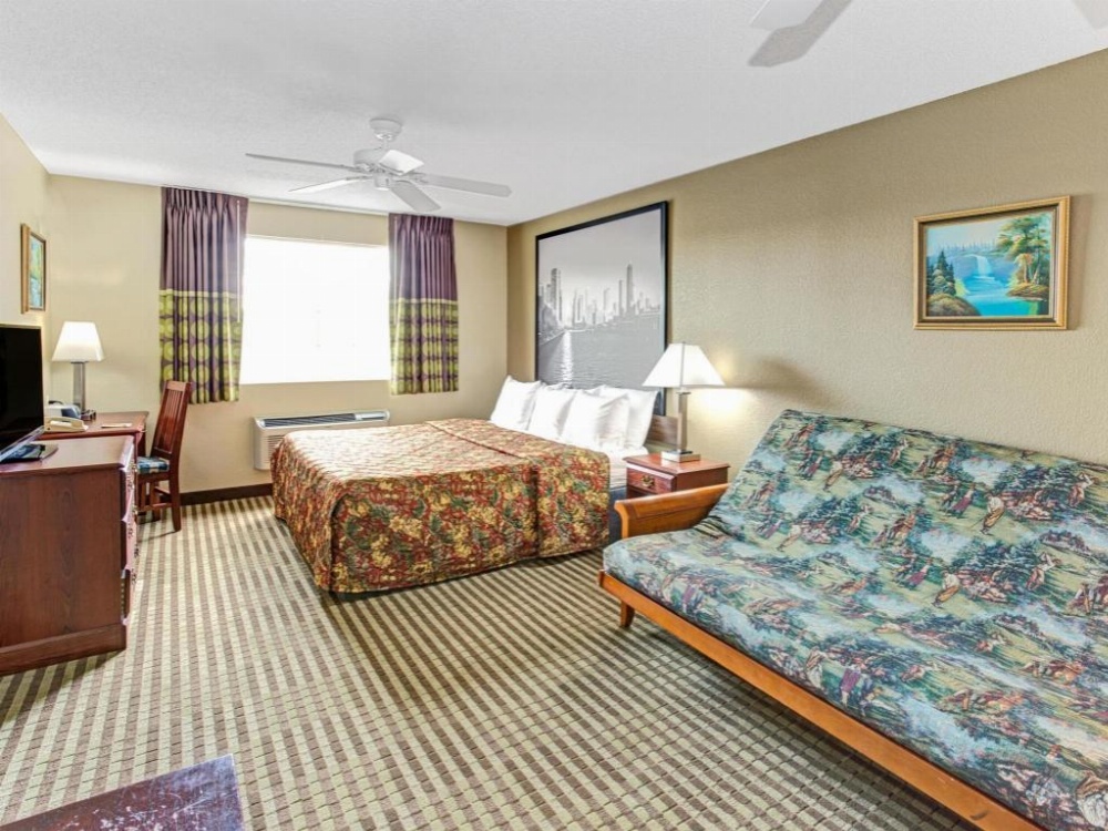 Super 8 by Wyndham Gurnee Image 13