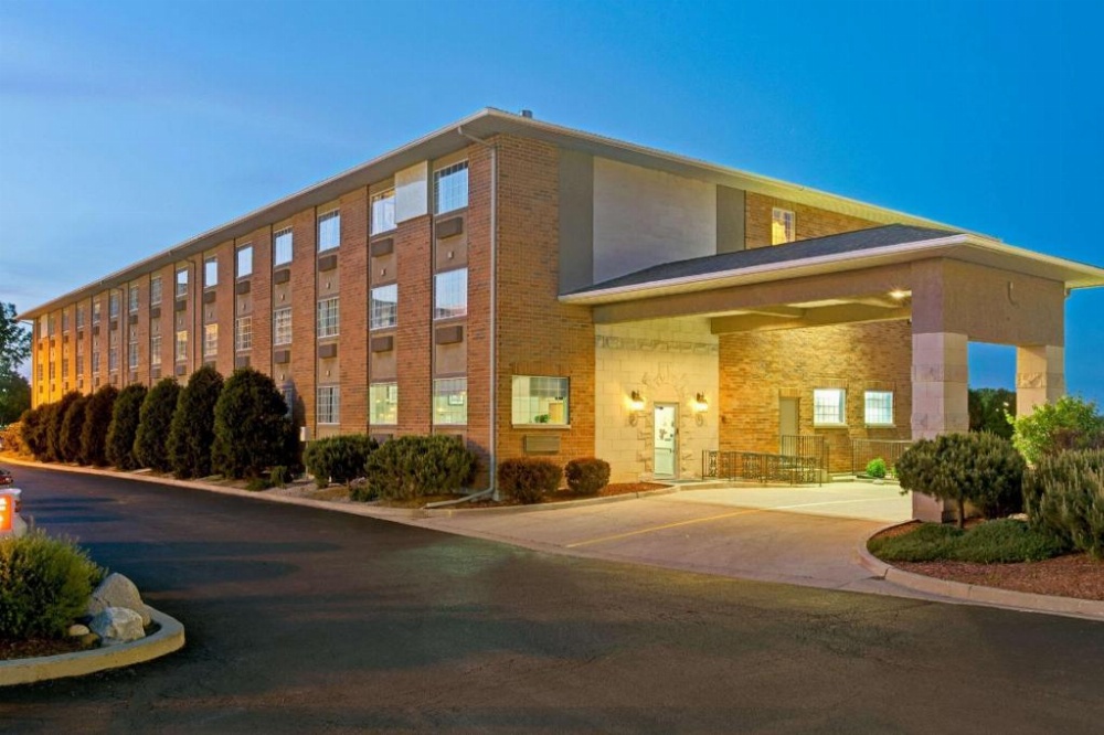 Super 8 by Wyndham Gurnee Image 14